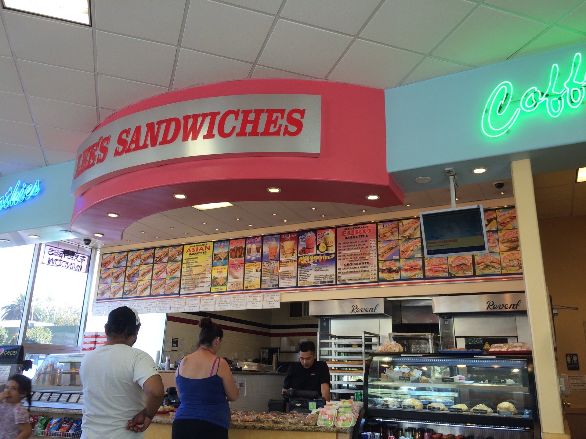 Lee's Sandwiches main photo