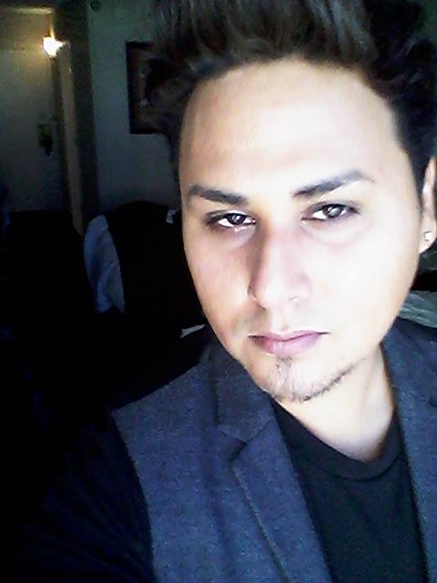 Ricky Lopez @ Bleu 52 salon inside salon republic photo 4